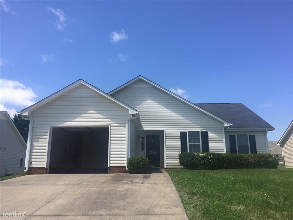 3 br, 2 bath House 2045 Highfield Park Dr House Rental in Winston