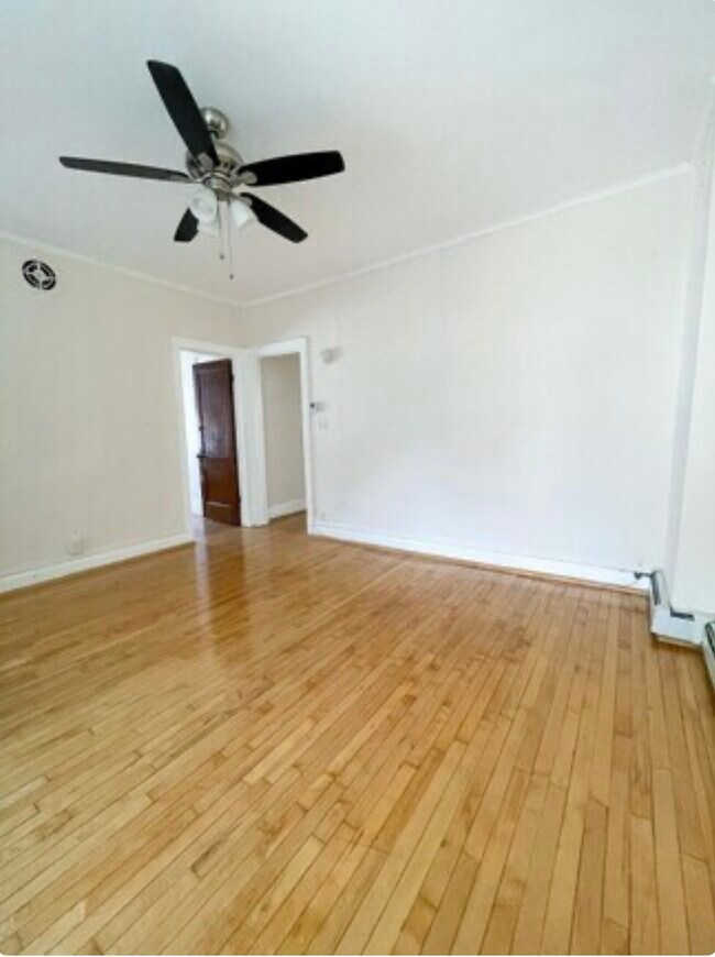 Building Photo - 3649 N Albany Ave