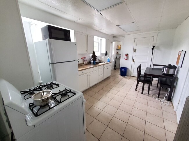 Building Photo - 34Guilden1st&amp;2ndFl