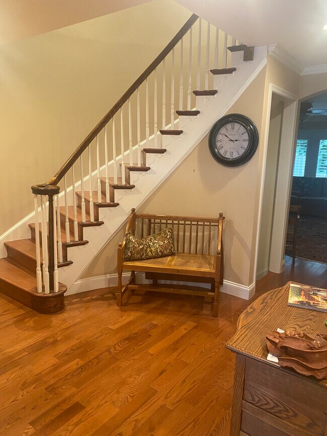 Foyer - 15338 Manor Village Ln
