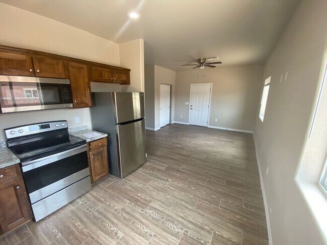 Foto del edificio - PENDING/RENTED