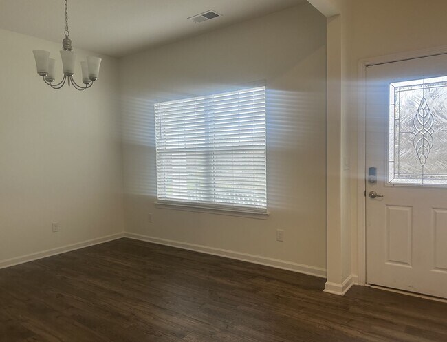 Foto del edificio - MUST SEE! Beautiful 3 bedroom, 2.5 bath 2 story home with fenced back yard! $2500 per month