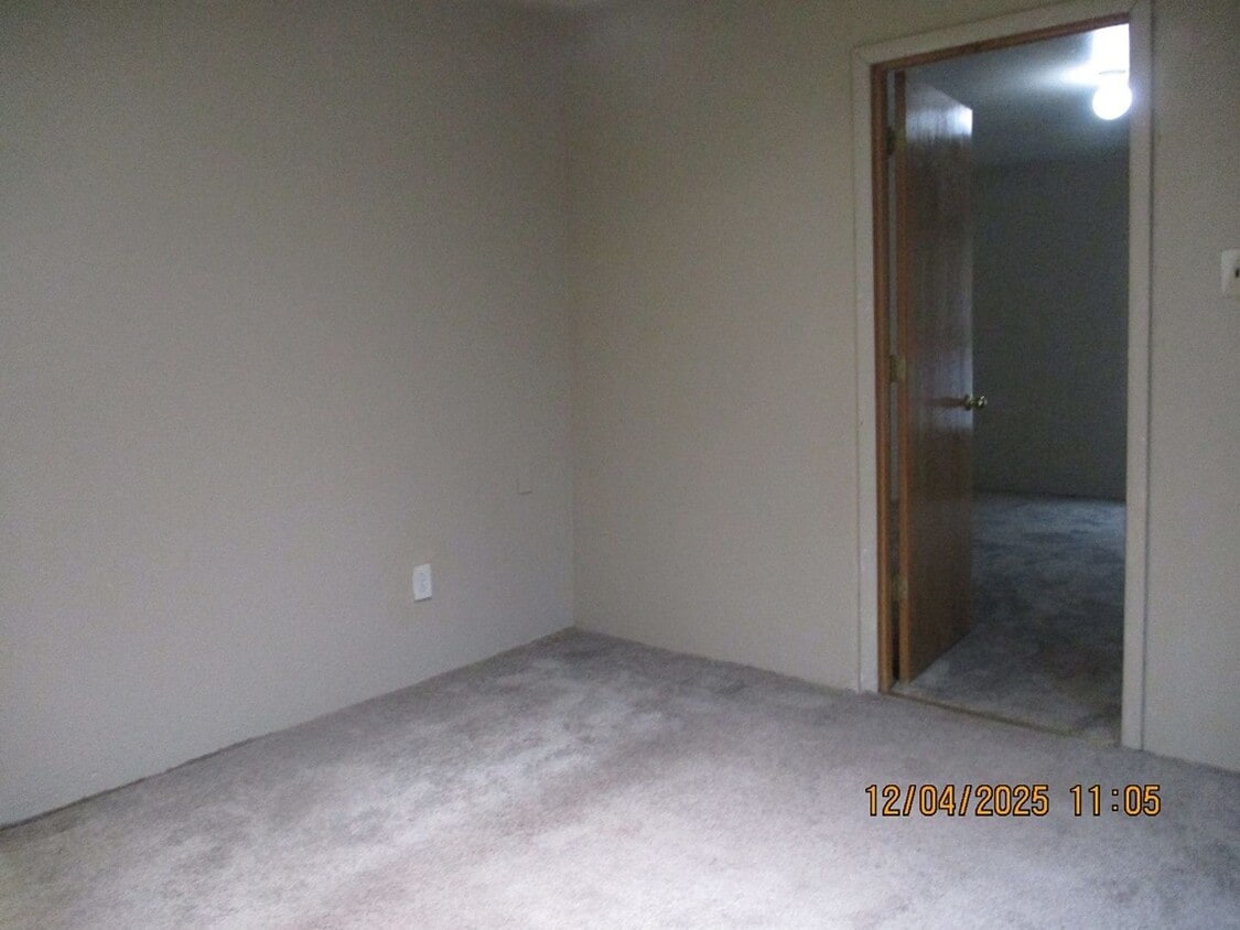 Building Photo - JF-PL1