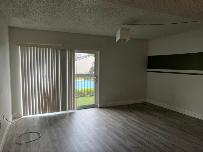 Foto del edificio - 4115 S Semoran Blvd