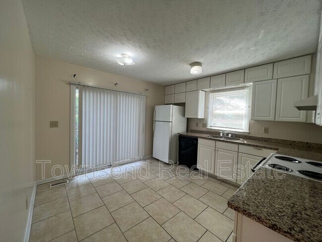 Foto del edificio - 912 Emory Ct