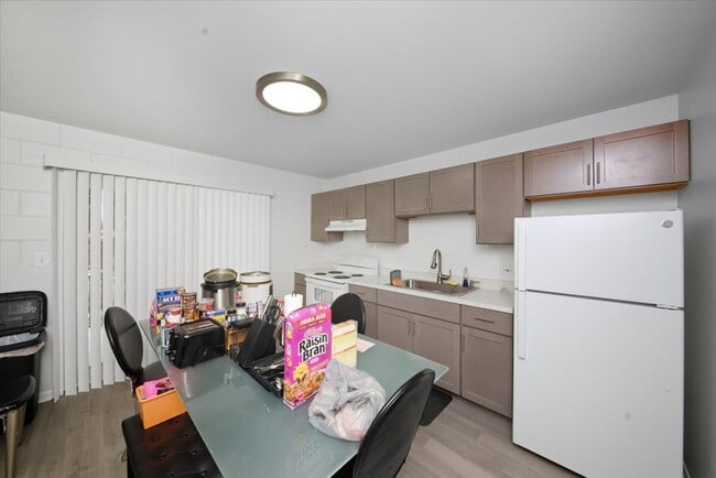 Foto del edificio - 300 Marlene Ct