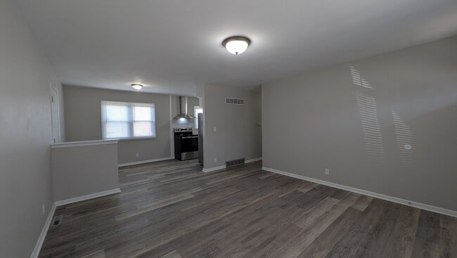 Foto del edificio - 702 W 39 St N