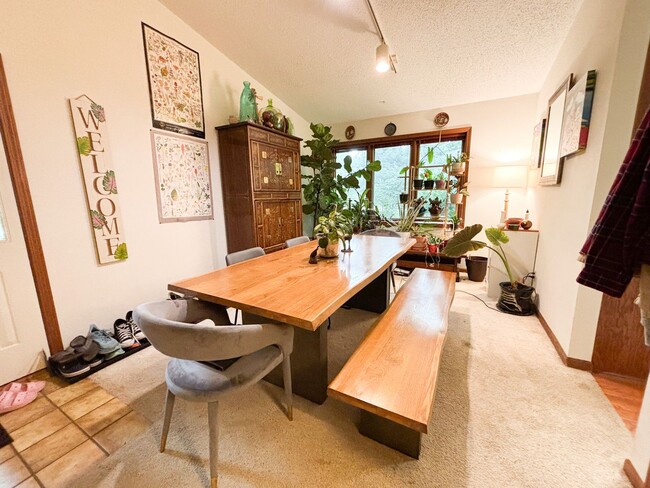 Building Photo - Italian Estates Property Management