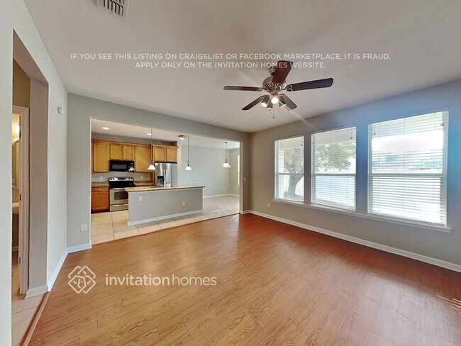 Foto del edificio - 530 Side Creek Ln