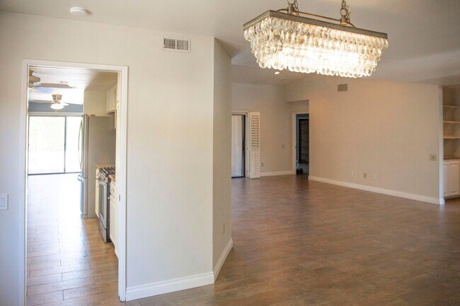 Building Photo - 40588 Clover Ln