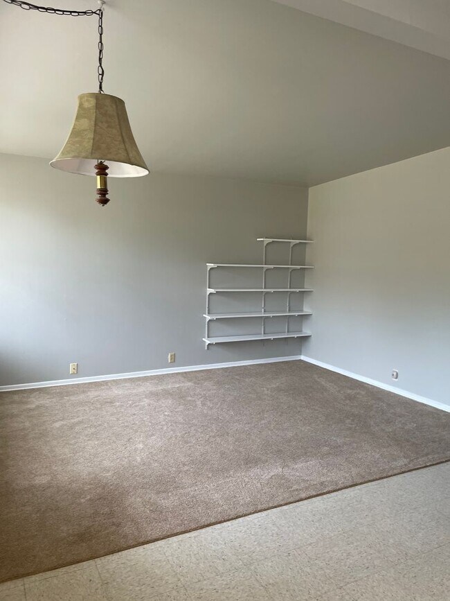 Building Photo - 2522 62nd Street - Great 3/1/1