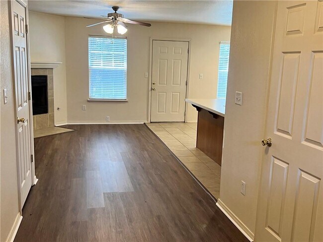 Building Photo - 2299 Skyler Dr