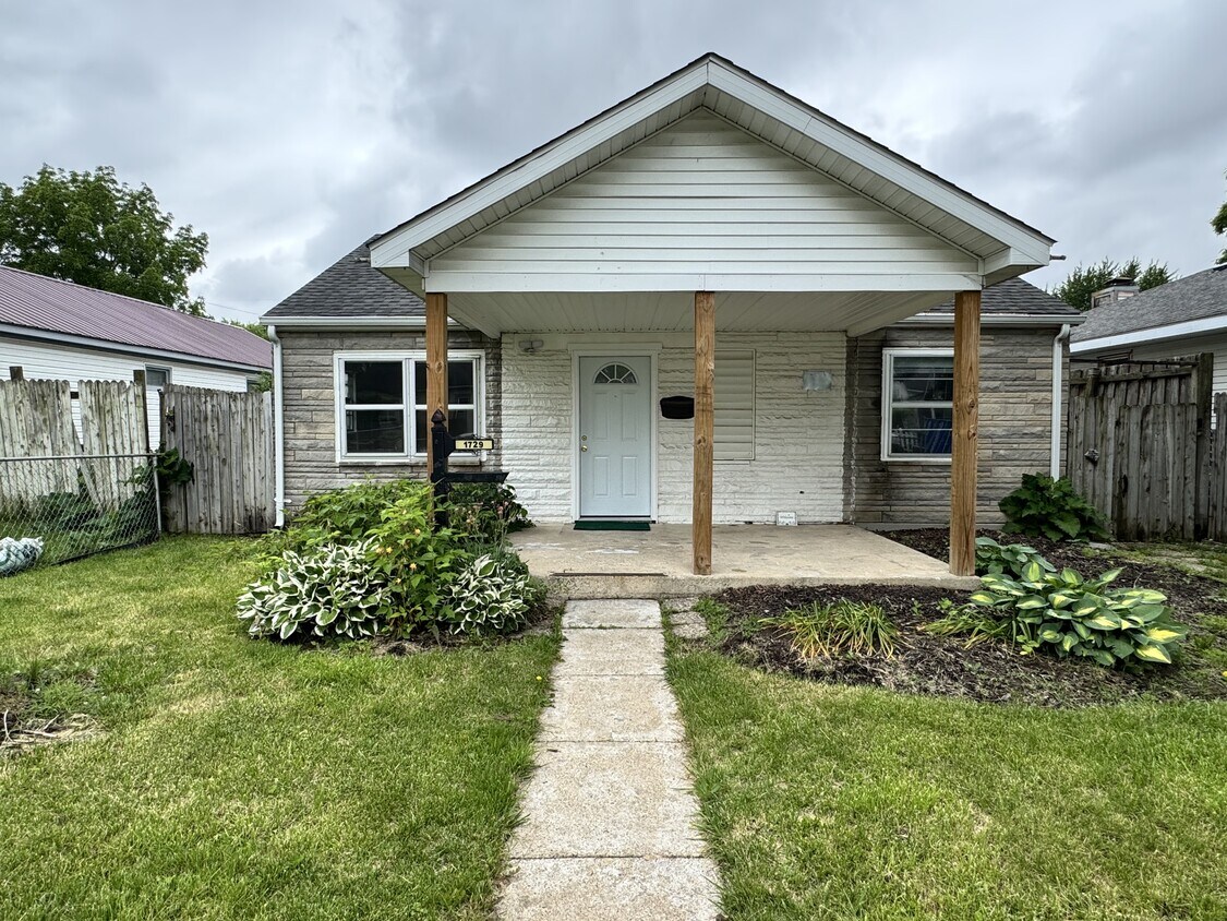 Primary Photo - 1729 N McCann St