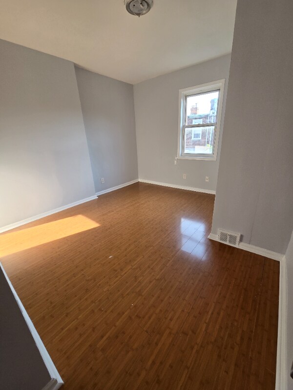 Building Photo - 2262 Kennedy St