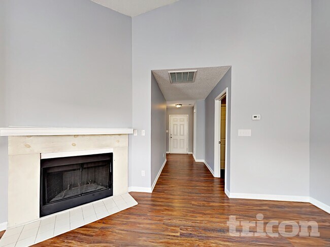 Foto del edificio - 1096 Chapel Creek Rd