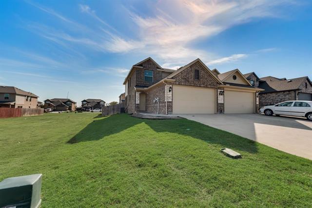 Building Photo - 4929-4931 Sanger Cir Dr