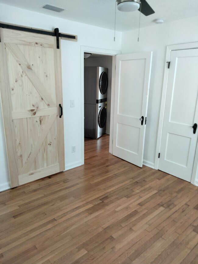 Foto del edificio - 424 Seagate Ave