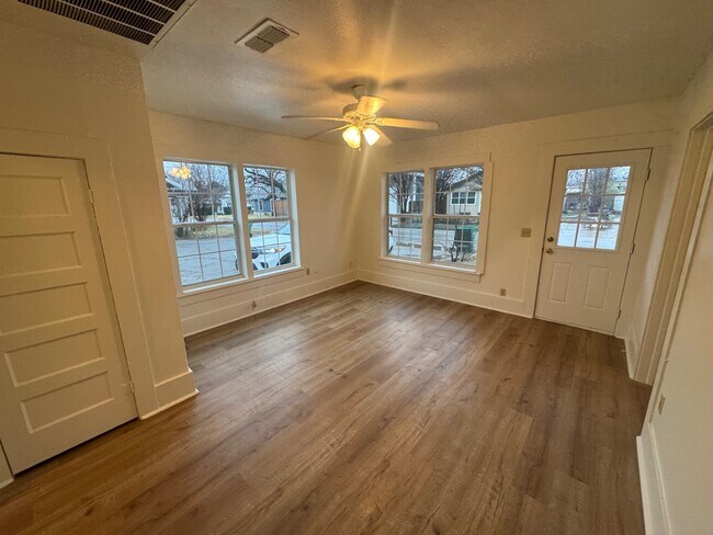 Foto del edificio - 467 N Paddock Ave
