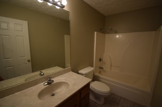 Building Photo - 103A Hagerman Ct