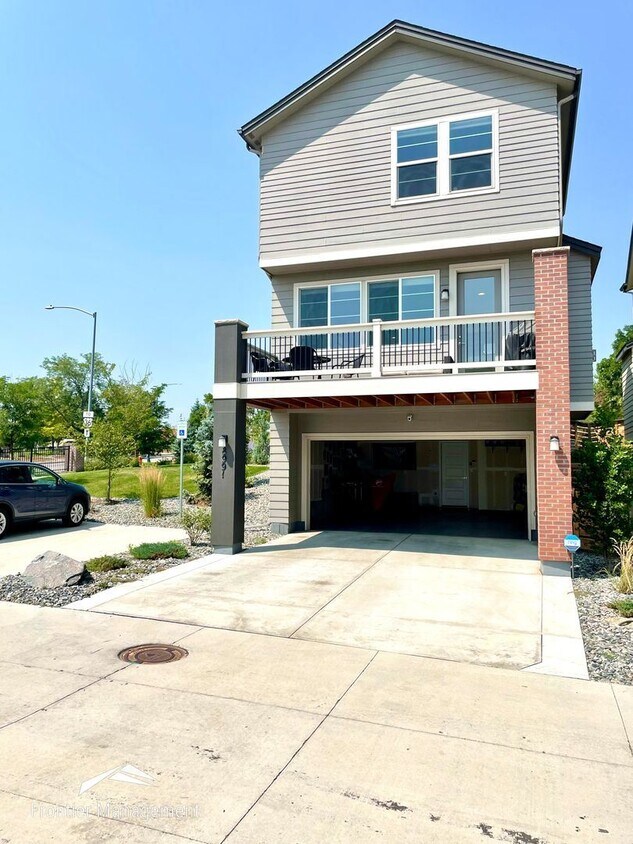 Primary Photo - 2 br, 2.5 bath House - 8991 Yates Dr.