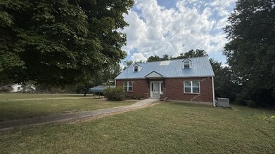 Building Photo - 3608 Woodbury Pike