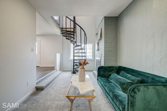 Building Photo - 4 br, 1.5 bath House - 1881 S Meade Street