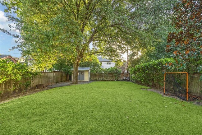 Foto del edificio - 6420 Buffalo Speedway