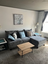 Building Photo - 7 Lake St