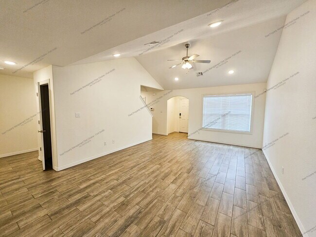 Foto del edificio - 6614 Leightyn Ln