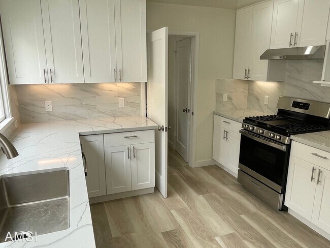 Foto del edificio - 3 br, 2.5 bath House - 3065 22nd Ave