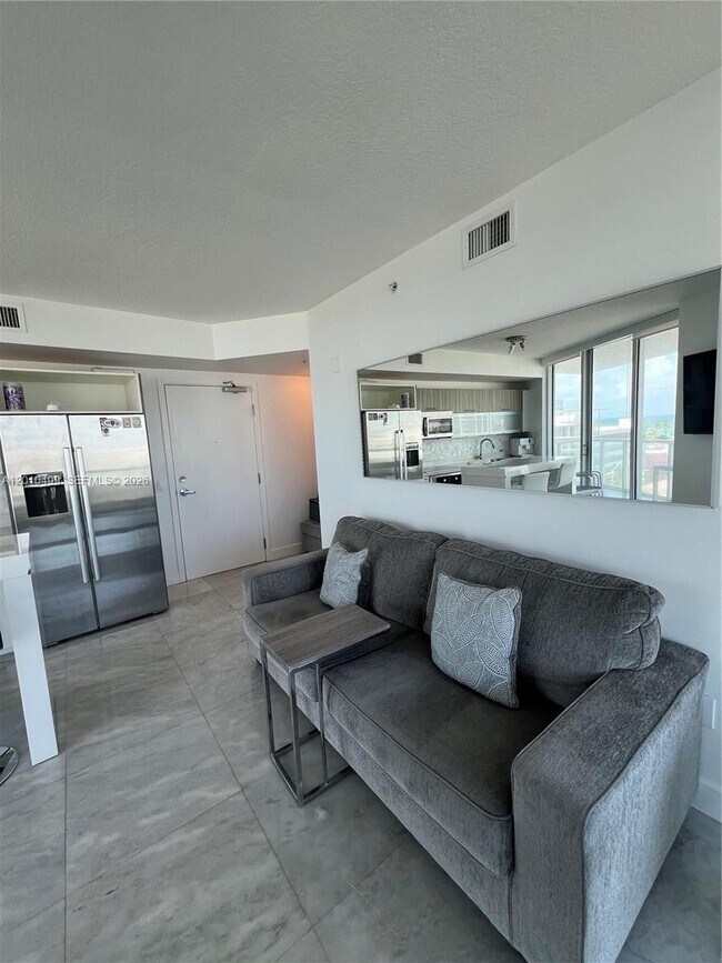 Foto del edificio - 6700 Indian Creek Dr