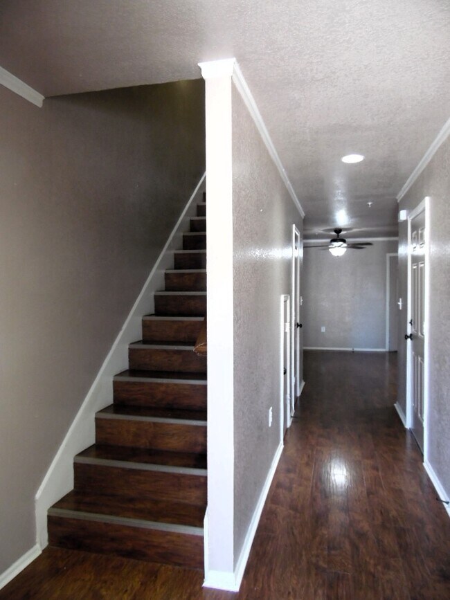 10001 Pantherway, Woodway, TX 76712 Townhome Rentals in Woodway TX