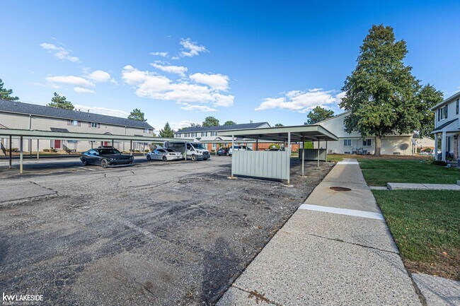 Foto del edificio - 2012 Orchard Crest St