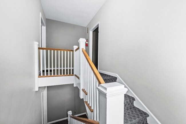 Building Photo - 1112 Clifton Ln