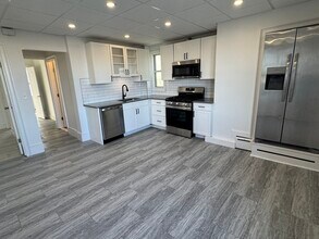 Building Photo - 278 E Eagle St