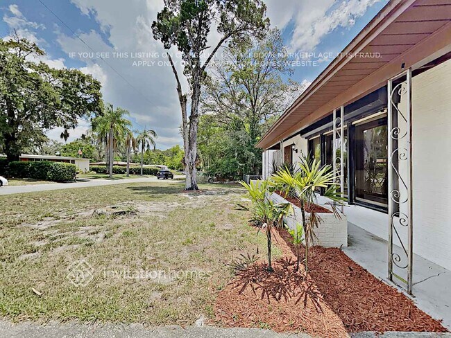 Foto del edificio - 207 Redwood Ave