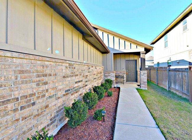 Building Photo - 1101 Dawson Dune Cove