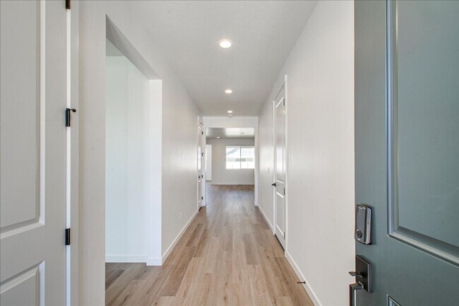 Foto del edificio - Stylish New Star Home with Resort-Style Perks