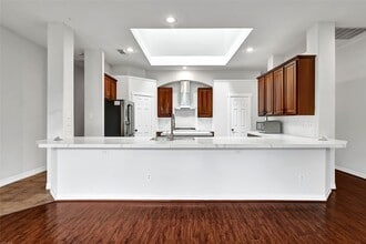 Building Photo - 10106 W Temple Dr
