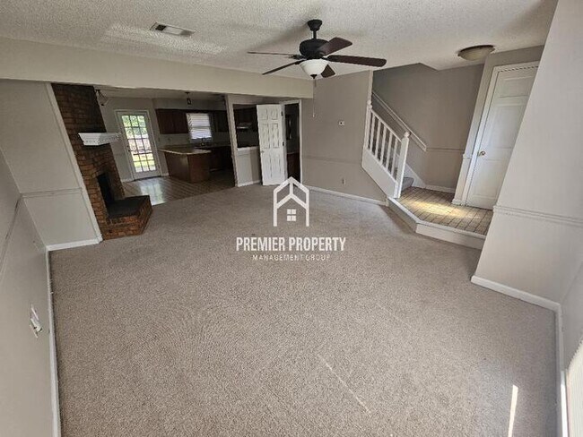 Foto del edificio - 6382 Kirby Downs Dr