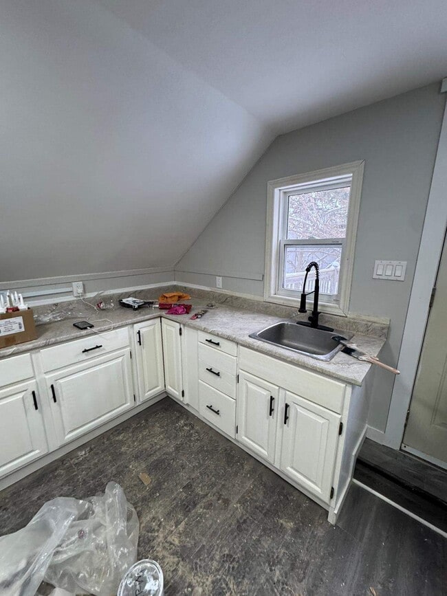 Building Photo - 36 A Victoria St