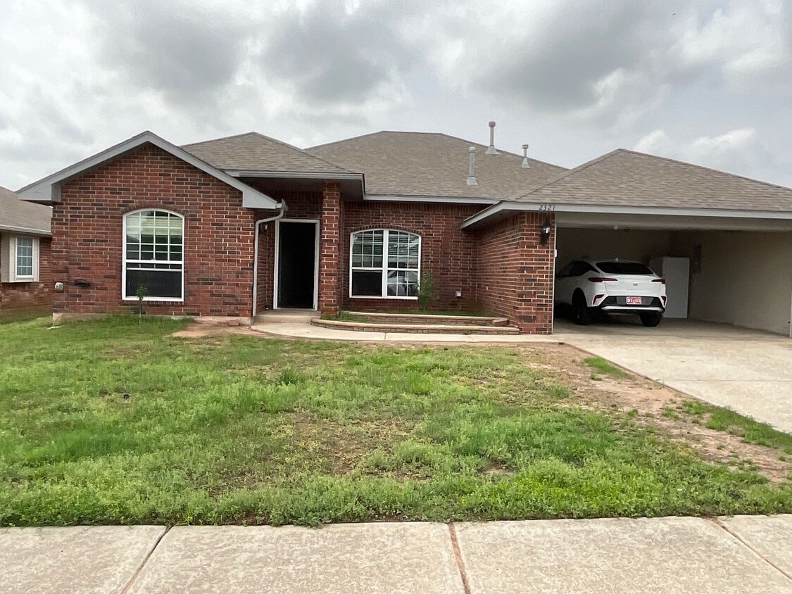 Primary Photo - 2321 Berry Ln