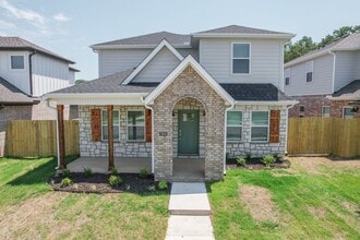 Building Photo - 584 N Salem Rd