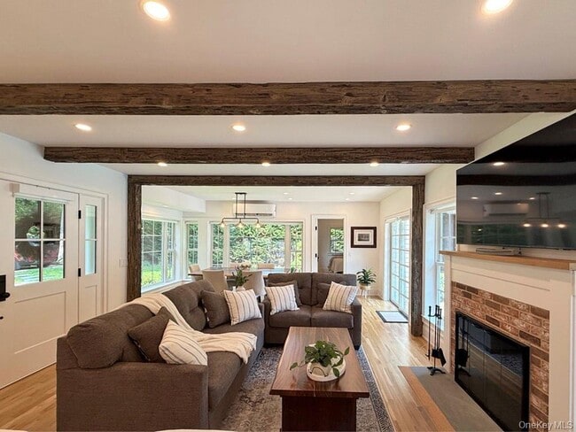 Building Photo - 17C Basket Neck Ln