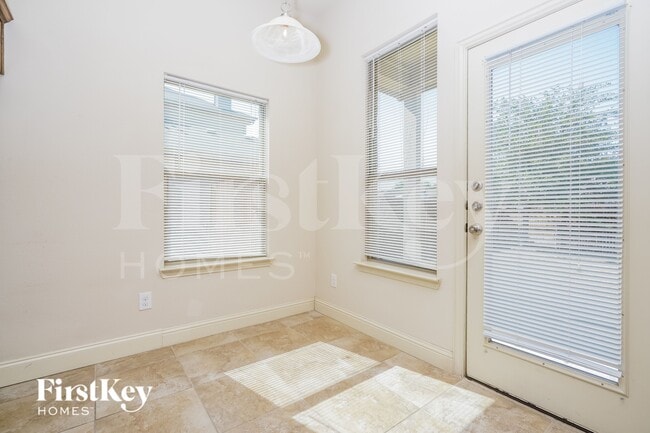 Foto del edificio - 1223 Jewel Ln