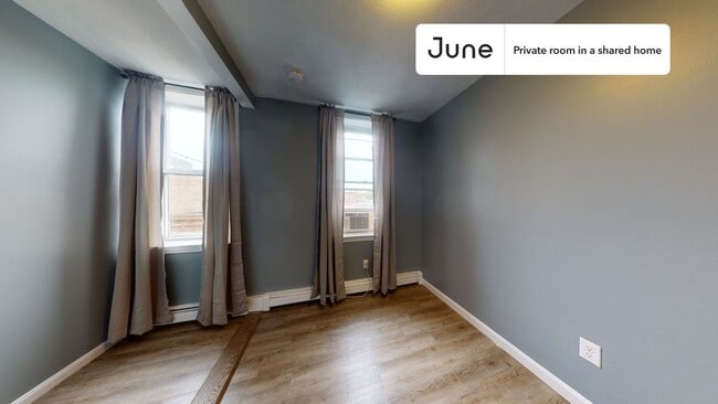 Building Photo - Room in Shared 3 bed/1 bath home