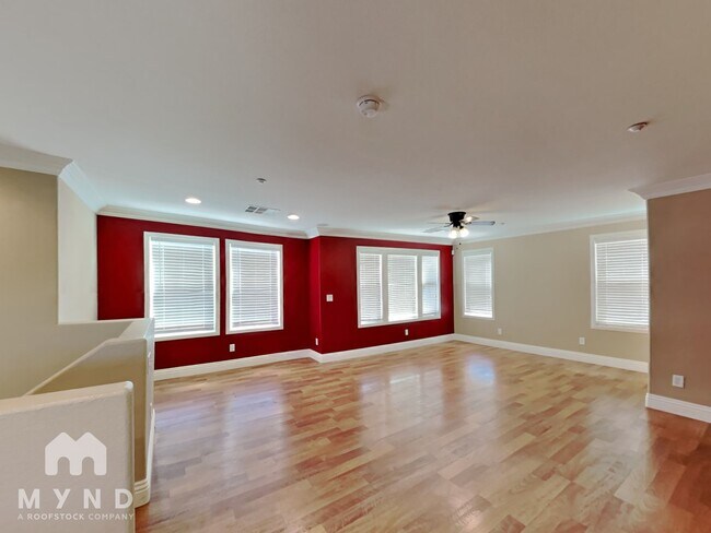 Foto del edificio - 8932 Dorrell Ln
