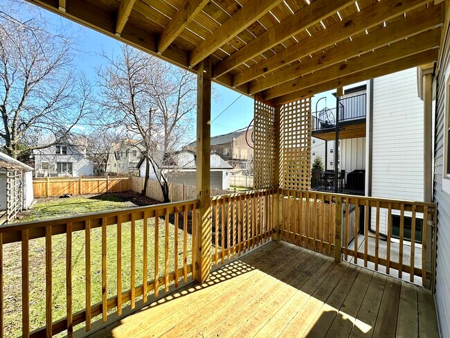 Unit 2 Back Deck - 4031 N Lowell Ave