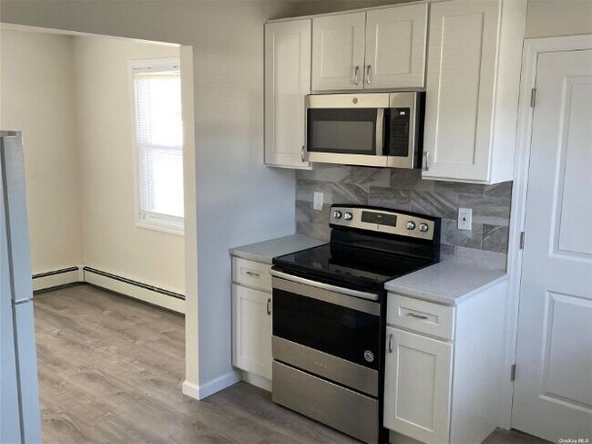 Foto del edificio - 629 Lakeway Dr
