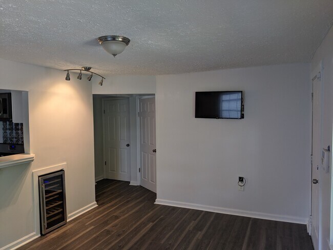 Building Photo - 45 Ireland Street, Hampton, VA 23663